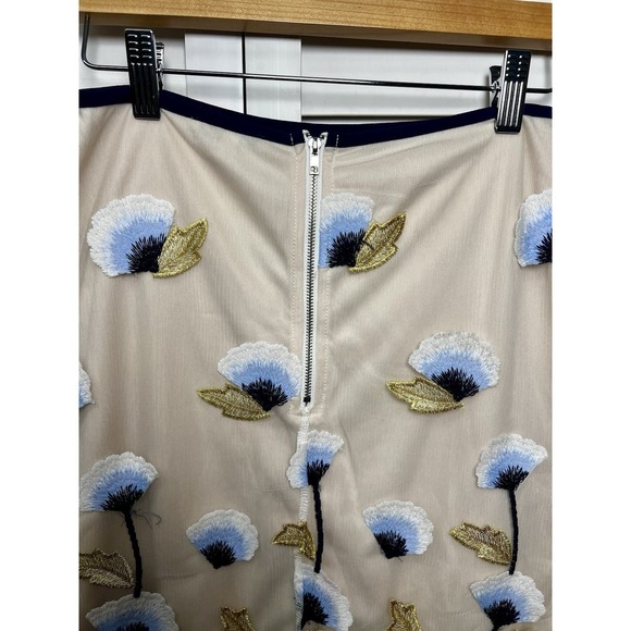 The Clothing Company Floral Embroidered Mesh Pencil Skirt Women's Size Small - Picture 4 of 10